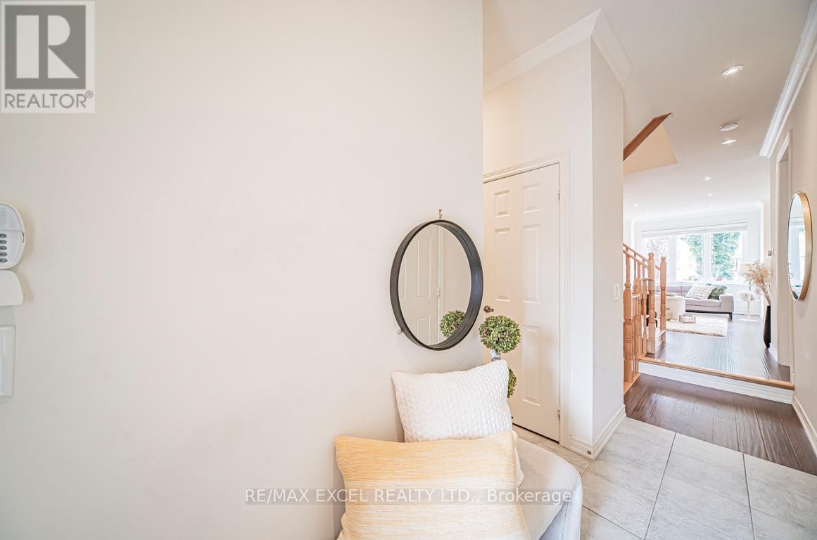 












104 HARVEST HILLS BOULEVARD

,
East Gwillimbury,




Ontario
L9N0B3

