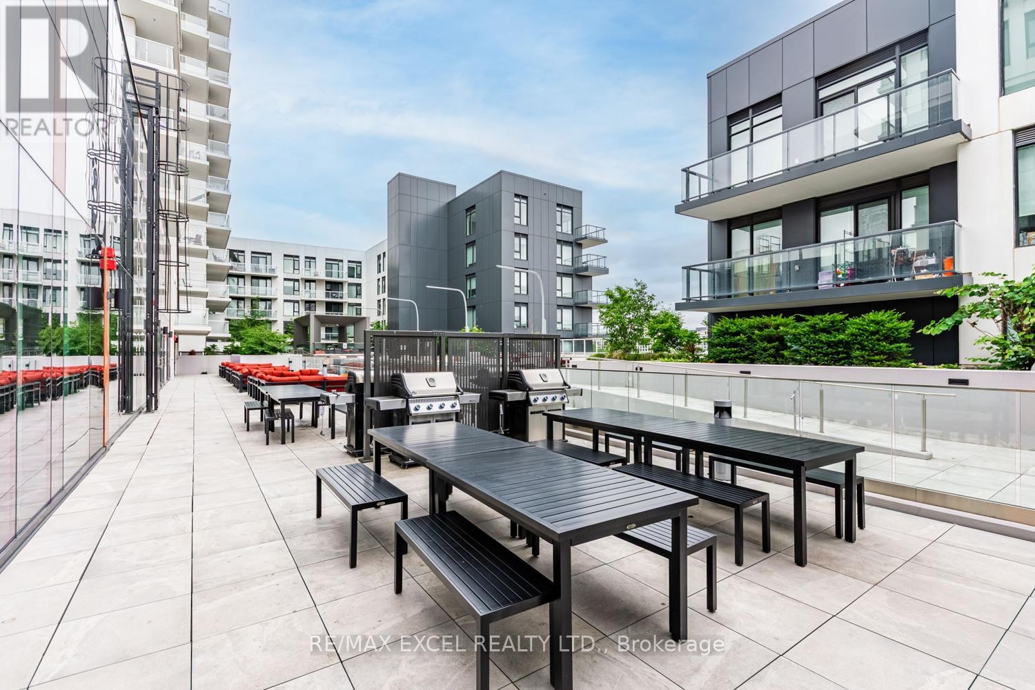 












1101 - 8 ROUGE VALLEY DRIVE W

,
Markham (Unionville),




Ontario
L6G0G8


