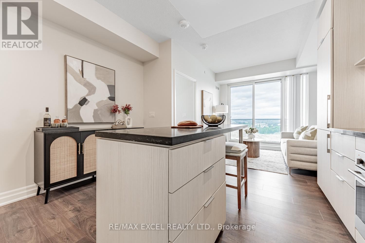 












1101 - 8 ROUGE VALLEY DRIVE W

,
Markham (Unionville),




Ontario
L6G0G8

