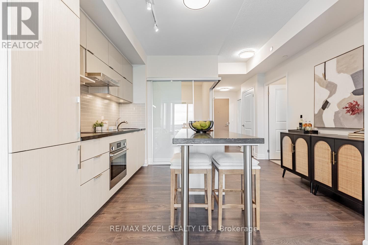 












1101 - 8 ROUGE VALLEY DRIVE W

,
Markham (Unionville),




Ontario
L6G0G8

