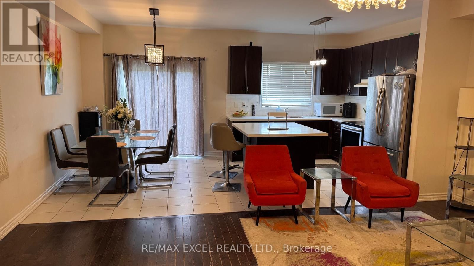 












1150 PEELAR CRESCENT

,
Innisfil (Lefroy),




Ontario
L0L1W0

