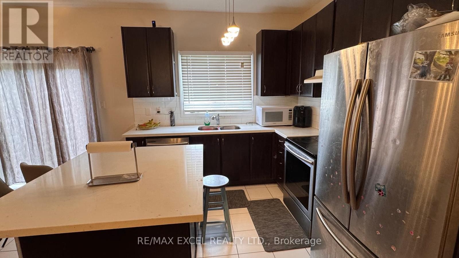 












1150 PEELAR CRESCENT

,
Innisfil (Lefroy),




Ontario
L0L1W0

