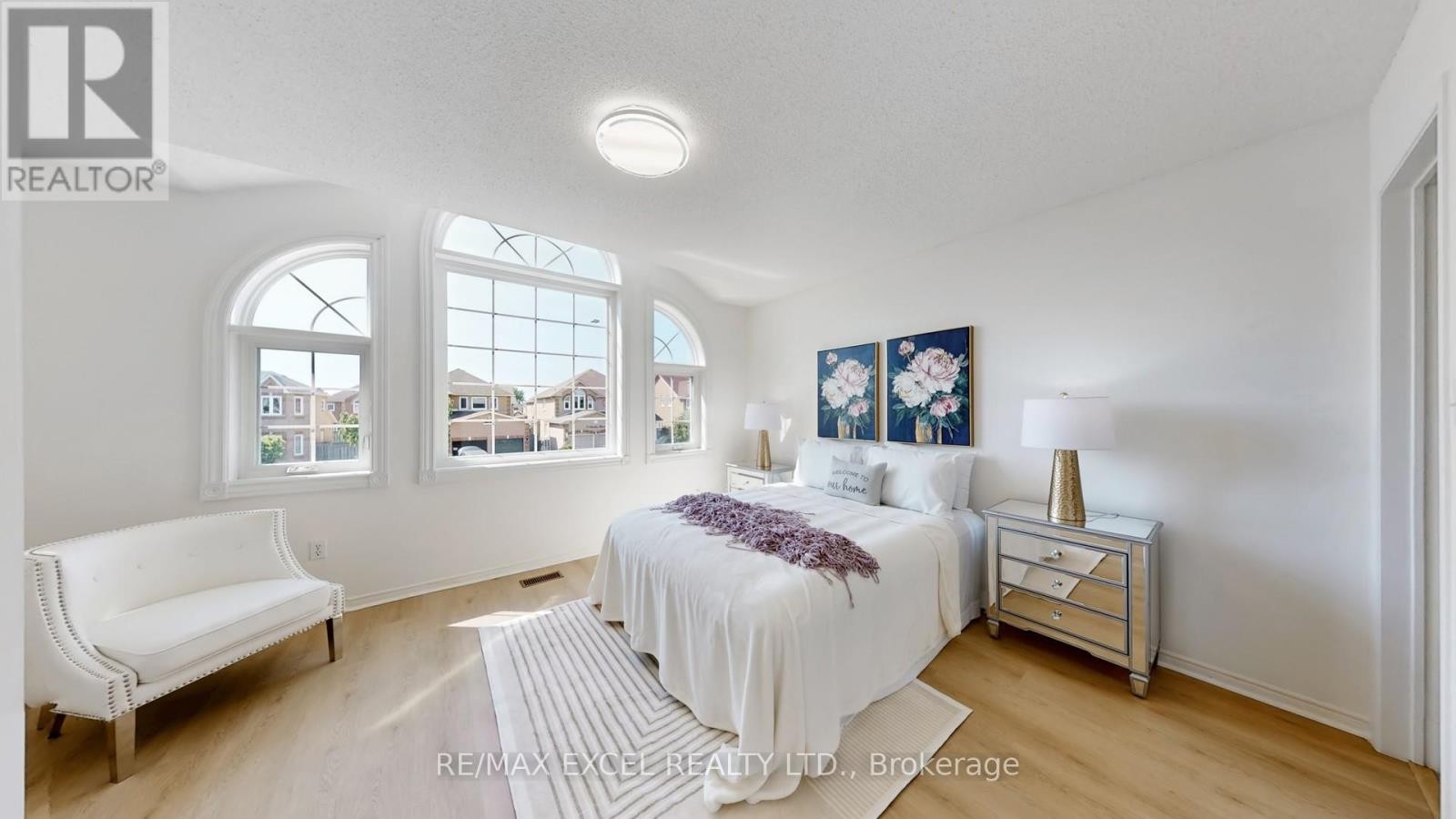 












8 MACKLIN STREET

,
Markham (Middlefield),




Ontario
L3S3Z4

