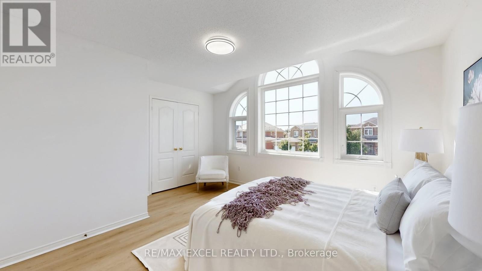 












8 MACKLIN STREET

,
Markham (Middlefield),




Ontario
L3S3Z4

