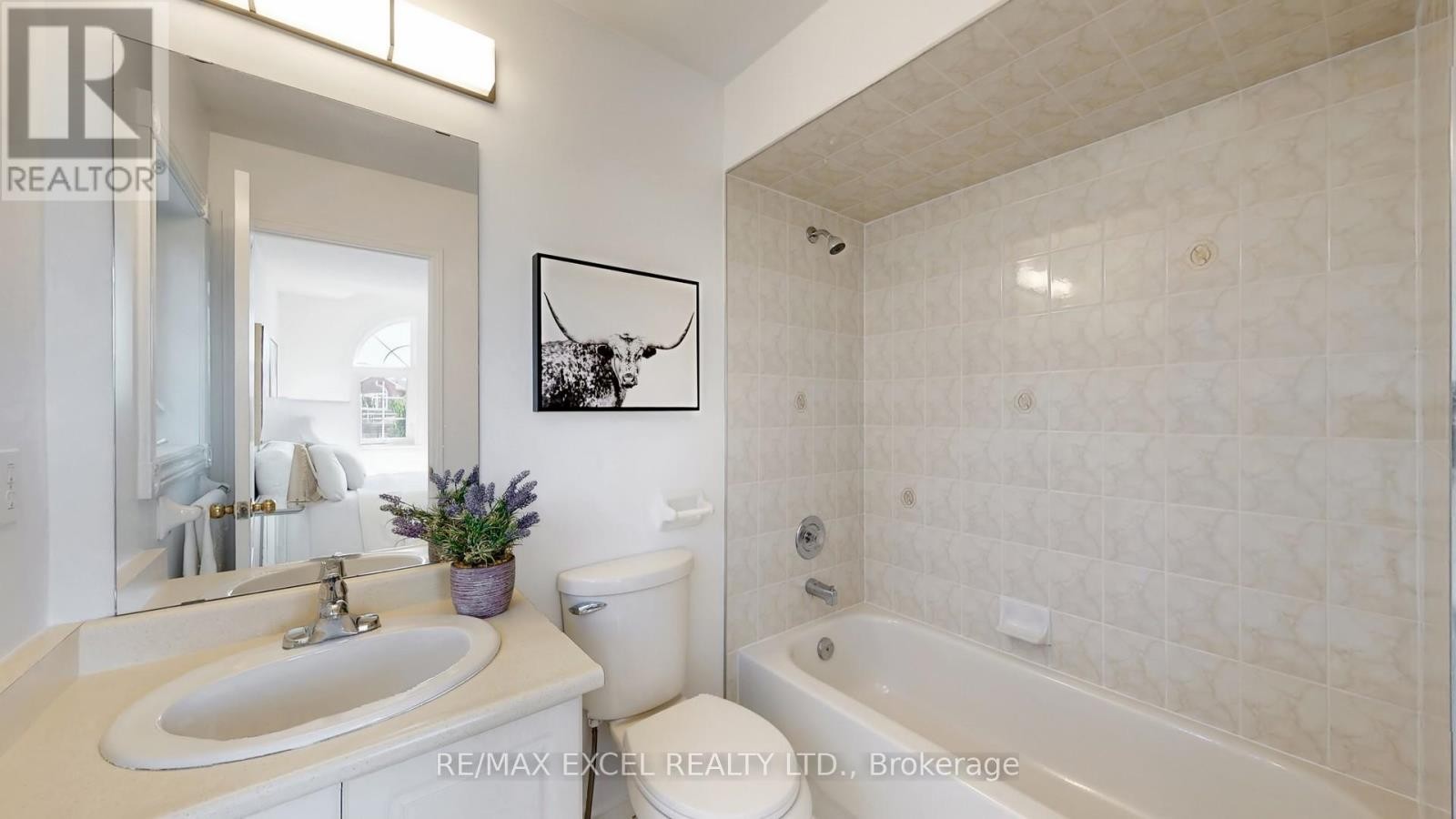 












8 MACKLIN STREET

,
Markham (Middlefield),




Ontario
L3S3Z4

