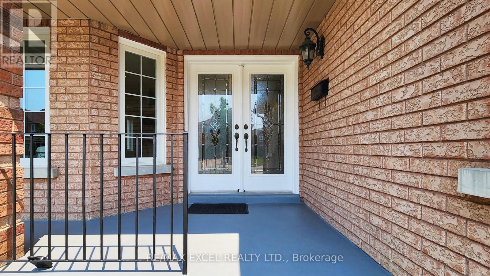 












8 MACKLIN STREET

,
Markham (Middlefield),




Ontario
L3S3Z4

