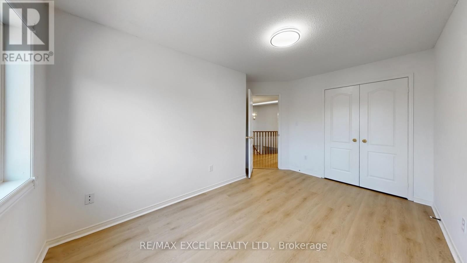 












8 MACKLIN STREET

,
Markham (Middlefield),




Ontario
L3S3Z4

