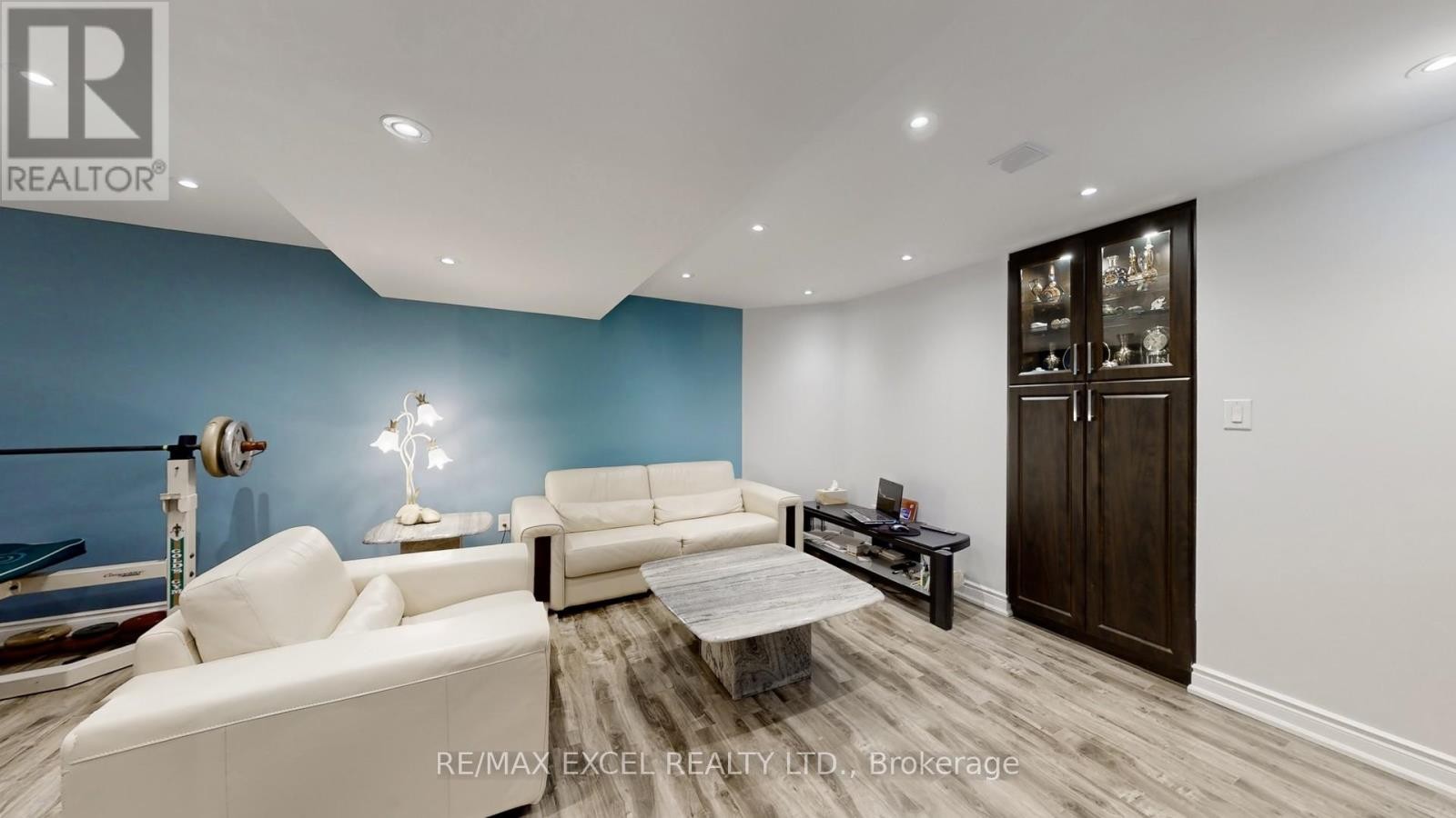 












8 MACKLIN STREET

,
Markham (Middlefield),




Ontario
L3S3Z4

