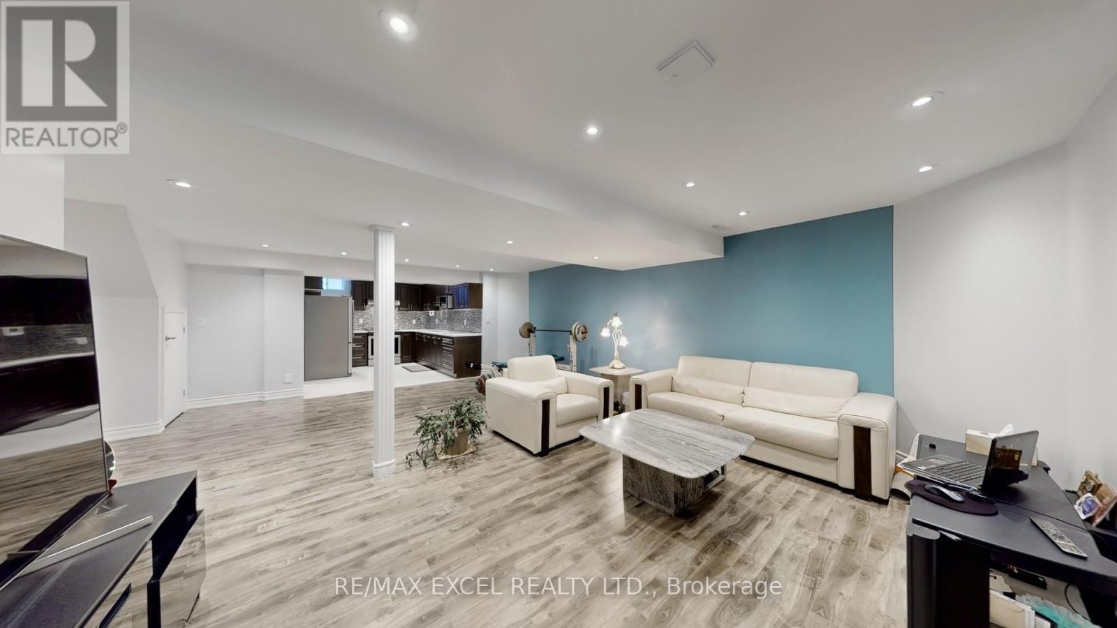 












8 MACKLIN STREET

,
Markham (Middlefield),




Ontario
L3S3Z4

