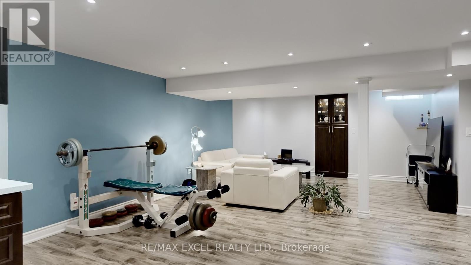 












8 MACKLIN STREET

,
Markham (Middlefield),




Ontario
L3S3Z4

