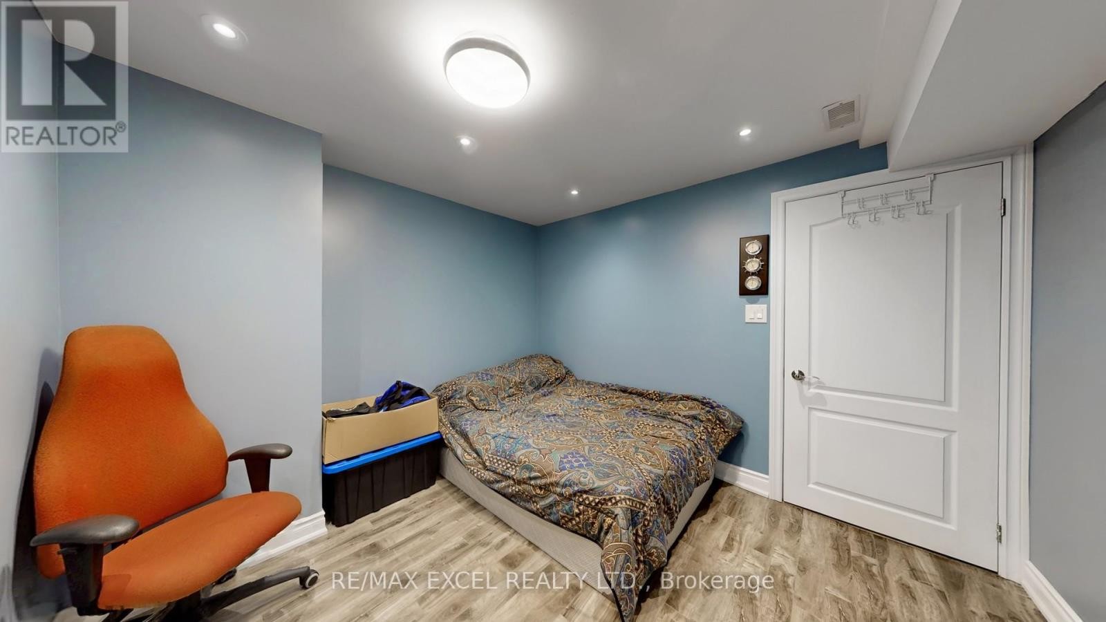 












8 MACKLIN STREET

,
Markham (Middlefield),




Ontario
L3S3Z4

