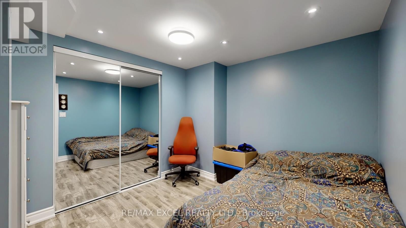












8 MACKLIN STREET

,
Markham (Middlefield),




Ontario
L3S3Z4

