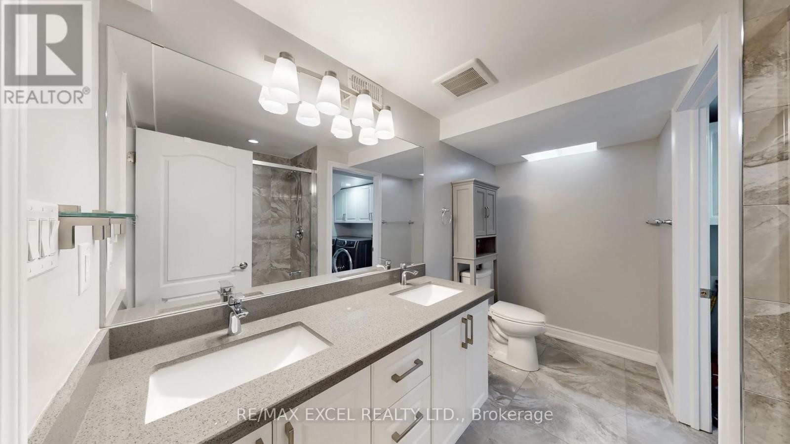 












8 MACKLIN STREET

,
Markham (Middlefield),




Ontario
L3S3Z4

