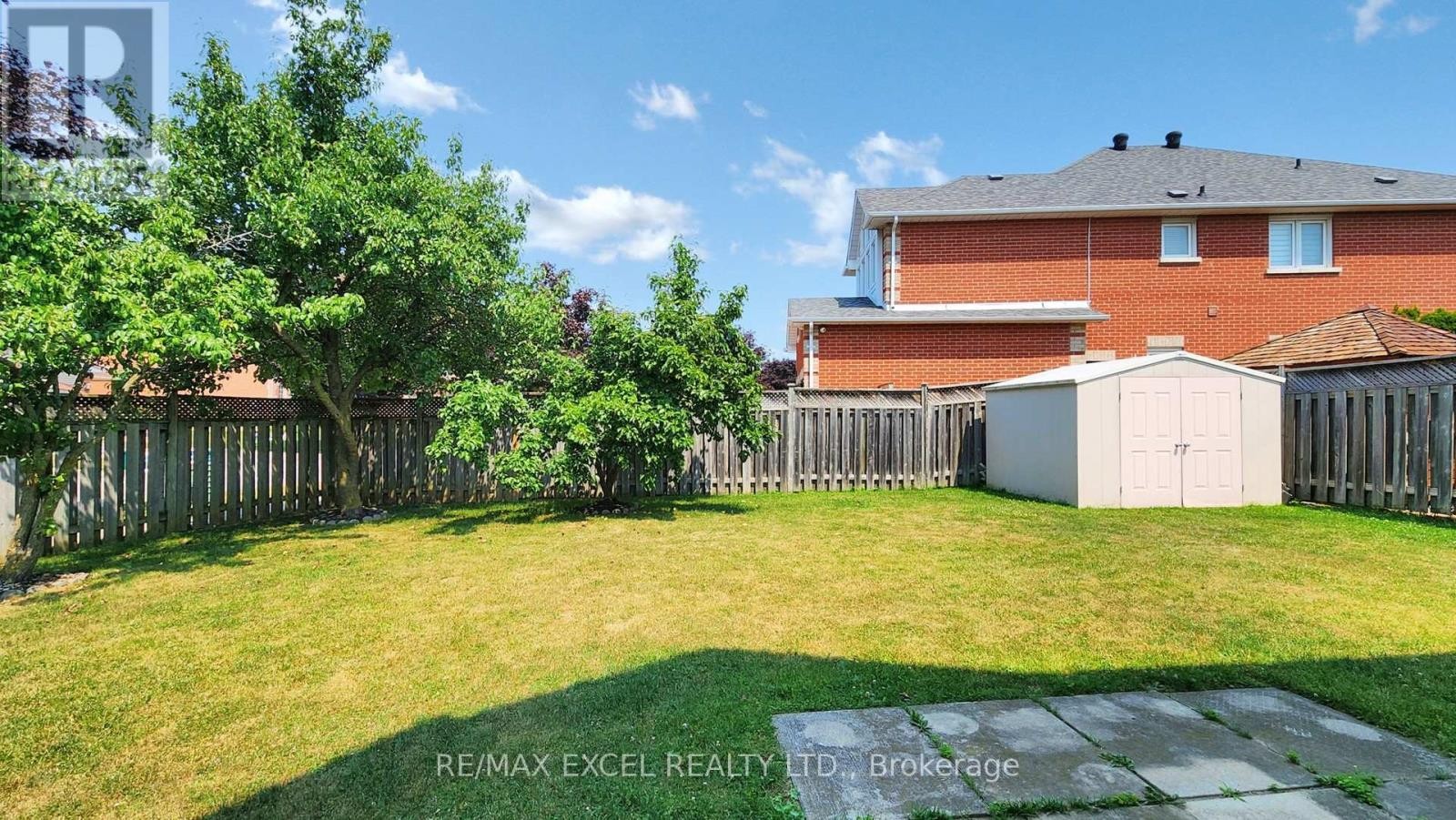 












8 MACKLIN STREET

,
Markham (Middlefield),




Ontario
L3S3Z4

