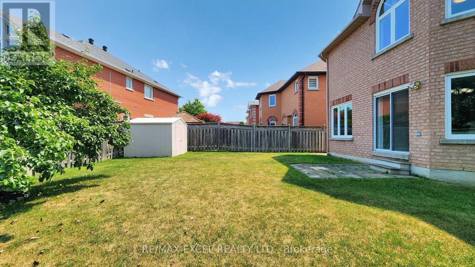 












8 MACKLIN STREET

,
Markham (Middlefield),




Ontario
L3S3Z4

