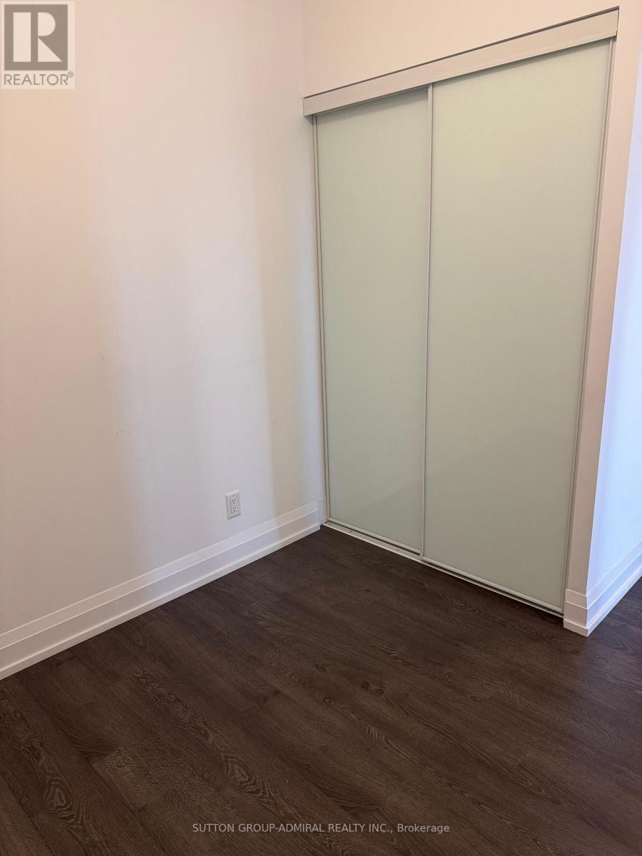 












1002 - 7890 BATHURST STREET

,
Vaughan (Beverley Glen),




Ontario
L4J7Y3

