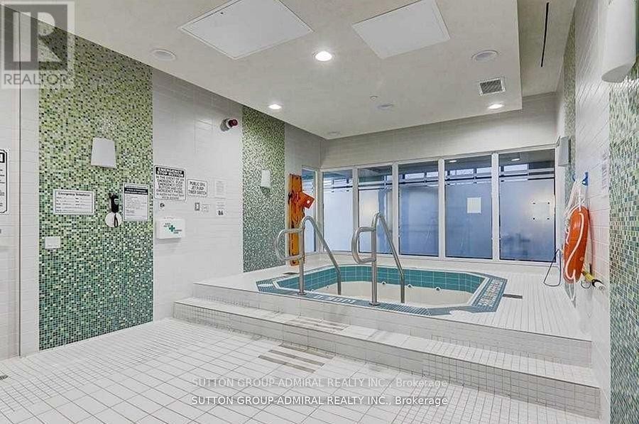 












1002 - 7890 BATHURST STREET

,
Vaughan (Beverley Glen),




Ontario
L4J7Y3

