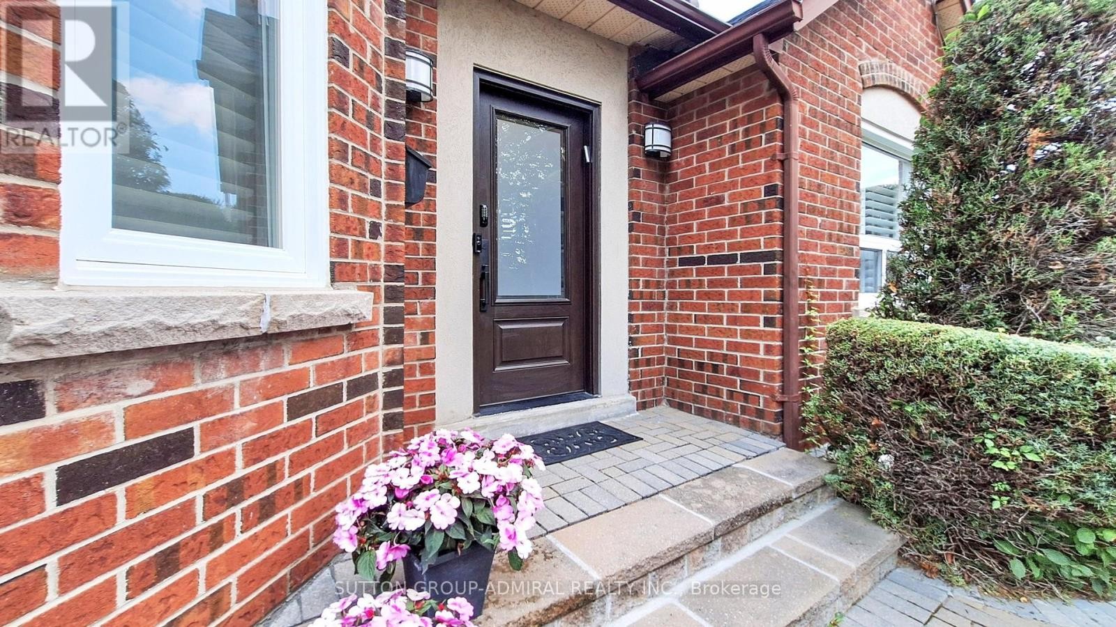 












122 EDMUND SEAGER DRIVE

,
Vaughan (Uplands),




Ontario
L4J4S7

