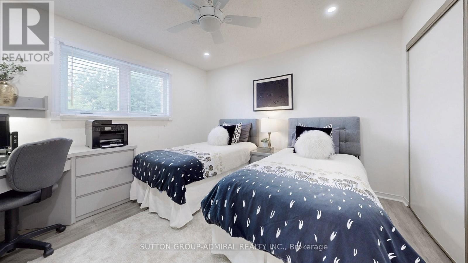 












122 EDMUND SEAGER DRIVE

,
Vaughan (Uplands),




Ontario
L4J4S7

