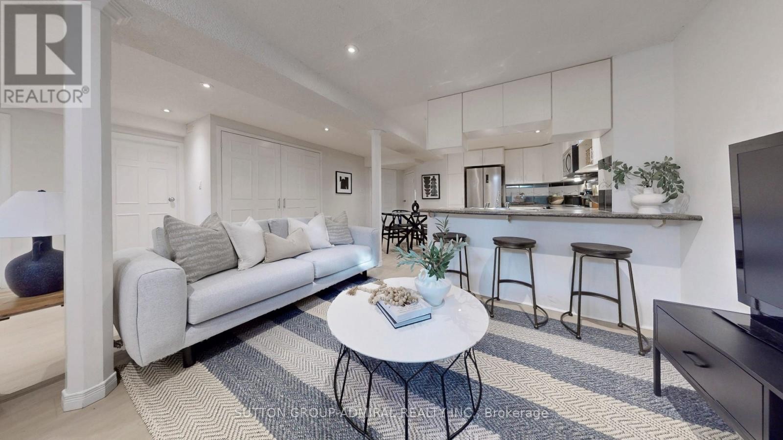 












122 EDMUND SEAGER DRIVE

,
Vaughan (Uplands),




Ontario
L4J4S7

