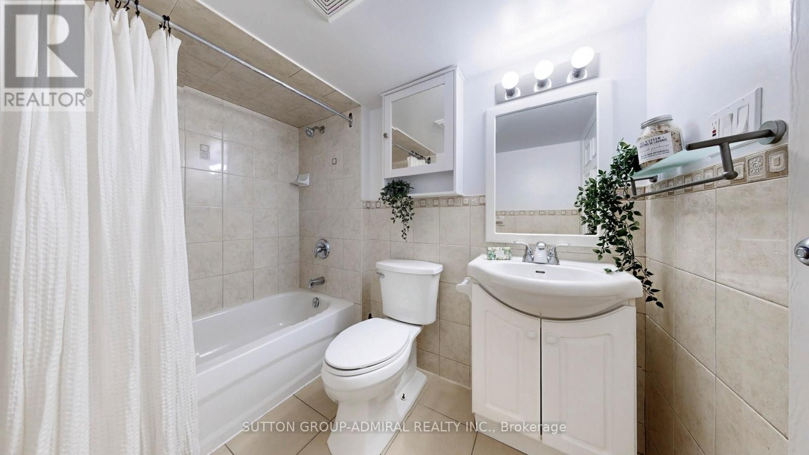 












122 EDMUND SEAGER DRIVE

,
Vaughan (Uplands),




Ontario
L4J4S7

