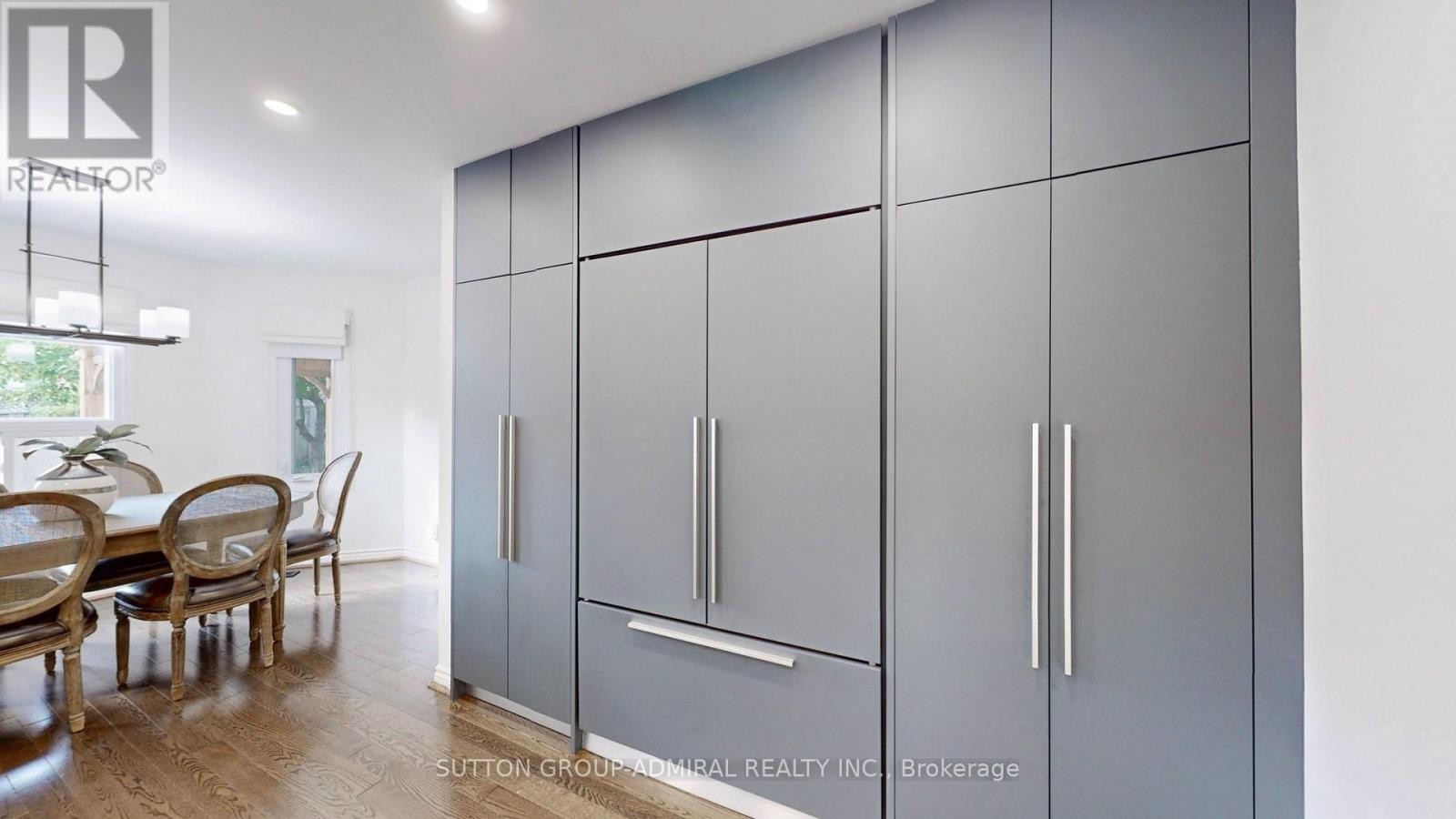 












122 EDMUND SEAGER DRIVE

,
Vaughan (Uplands),




Ontario
L4J4S7

