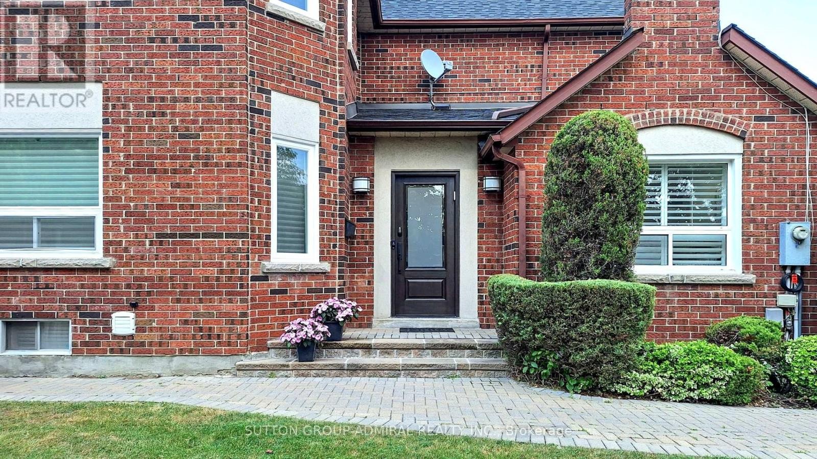 












122 EDMUND SEAGER DRIVE

,
Vaughan (Uplands),




Ontario
L4J4S7

