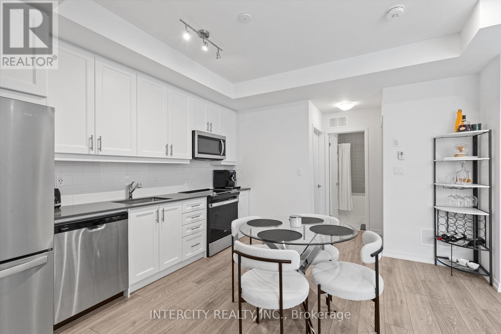 












15 - 11 LYTHAM GREEN CIRCLE

,
Newmarket (Glenway Estates),




Ontario
L3Y0C7

