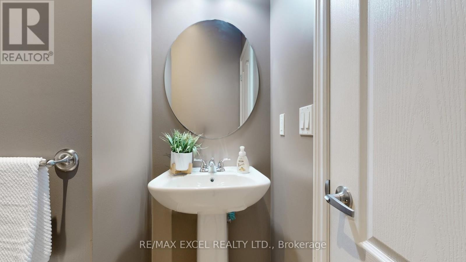 












2867 ELGIN MILLS ROAD E

,
Markham (Victoria Square),




Ontario
L6C0H7

