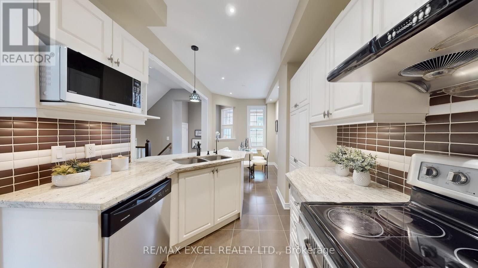 












2867 ELGIN MILLS ROAD E

,
Markham (Victoria Square),




Ontario
L6C0H7

