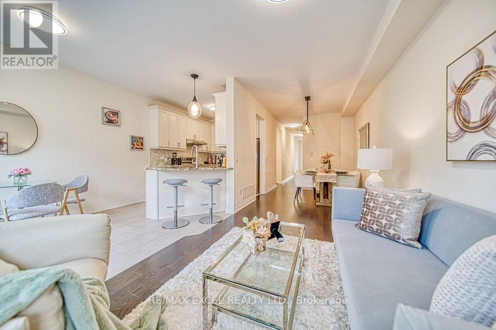 












43 DURBLEE AVENUE

,
Aurora,




Ontario
L4G0Z8

