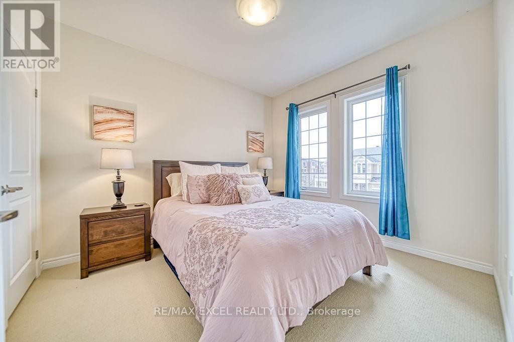 












43 DURBLEE AVENUE

,
Aurora,




Ontario
L4G0Z8

