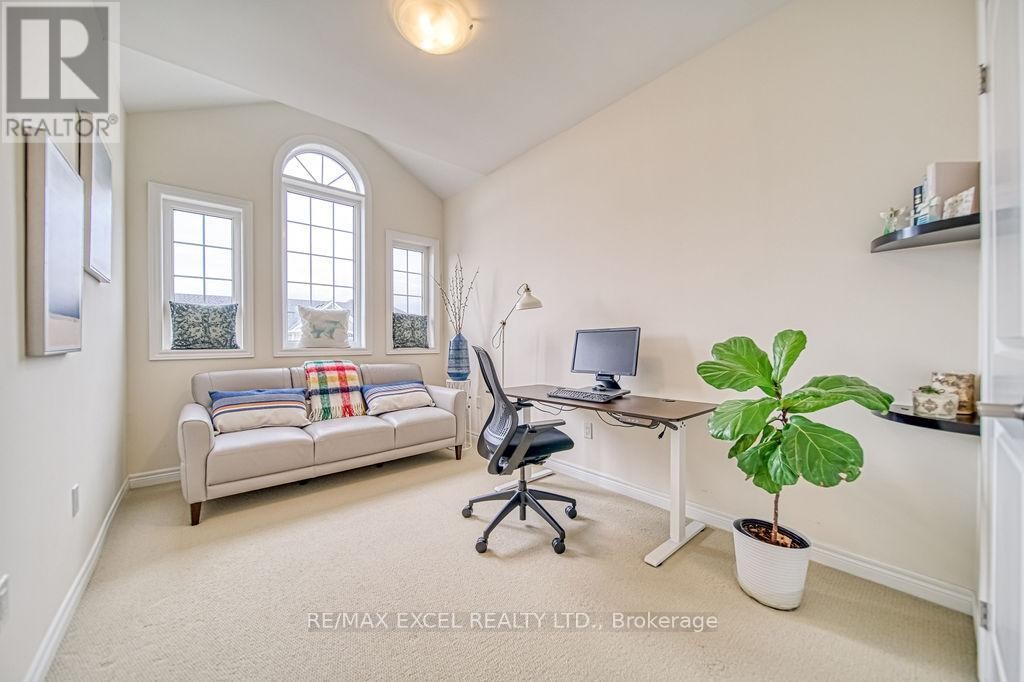 












43 DURBLEE AVENUE

,
Aurora,




Ontario
L4G0Z8

