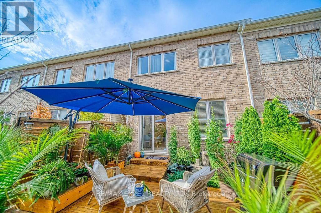 












43 DURBLEE AVENUE

,
Aurora,




Ontario
L4G0Z8

