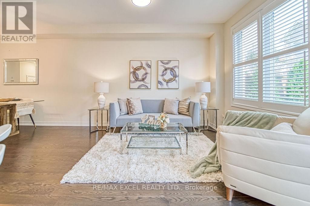 












43 DURBLEE AVENUE

,
Aurora,




Ontario
L4G0Z8


