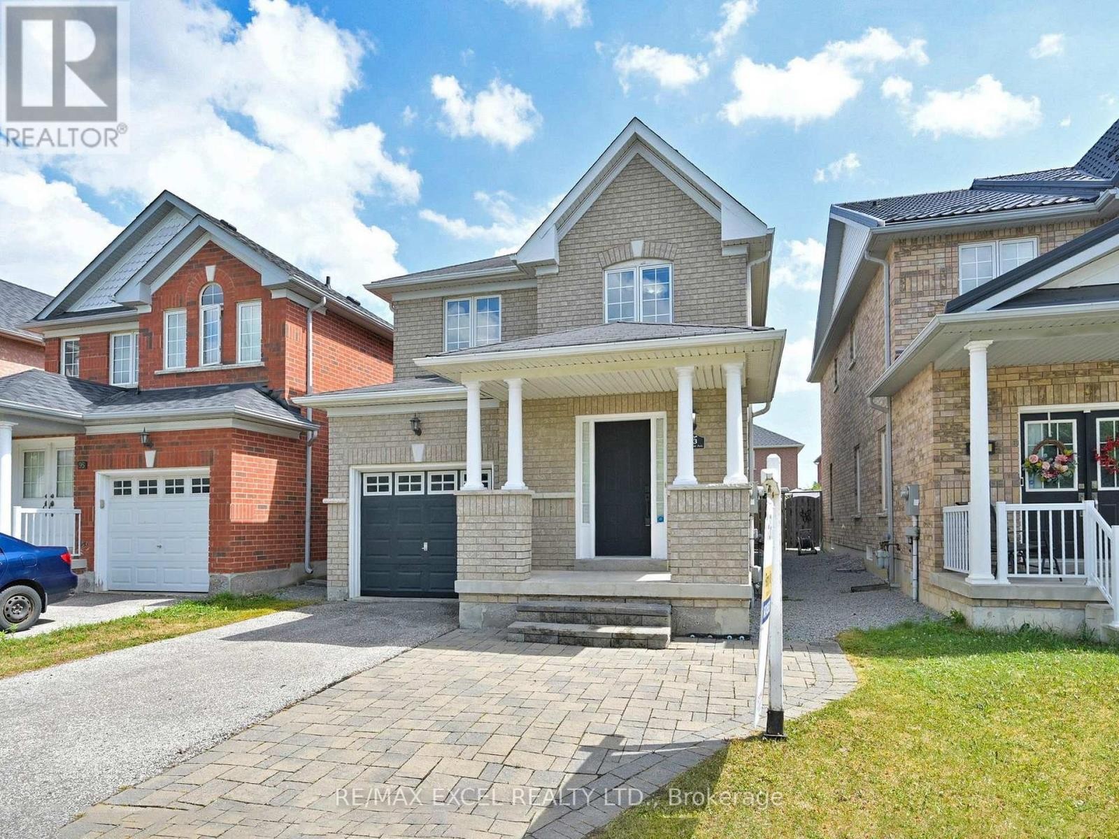 












93 PESHAWAR AVENUE

,
Markham (Village Green-South Unionville),




Ontario
L3R9V3

