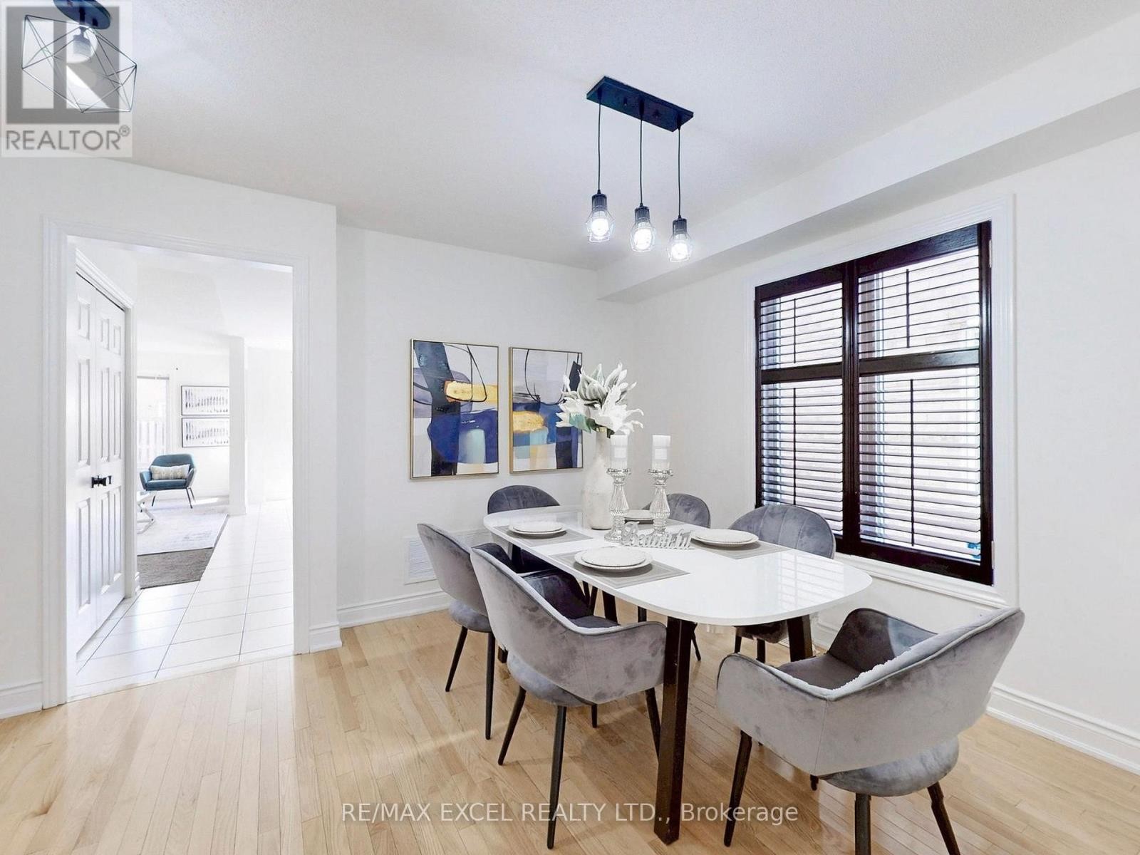 












93 PESHAWAR AVENUE

,
Markham (Village Green-South Unionville),




Ontario
L3R9V3

