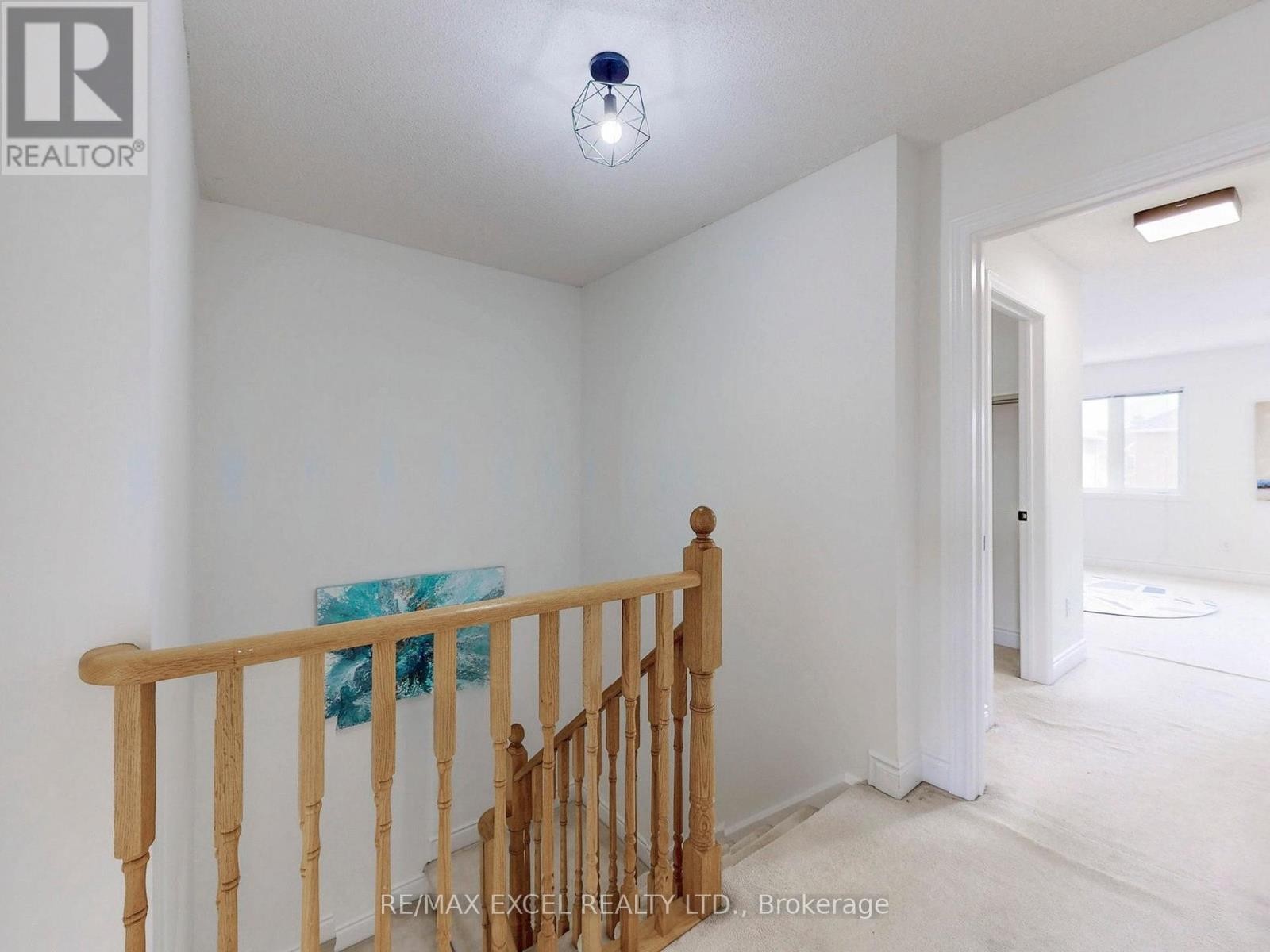 












93 PESHAWAR AVENUE

,
Markham (Village Green-South Unionville),




Ontario
L3R9V3

