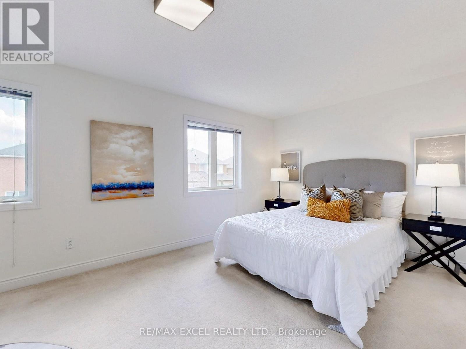 












93 PESHAWAR AVENUE

,
Markham (Village Green-South Unionville),




Ontario
L3R9V3

