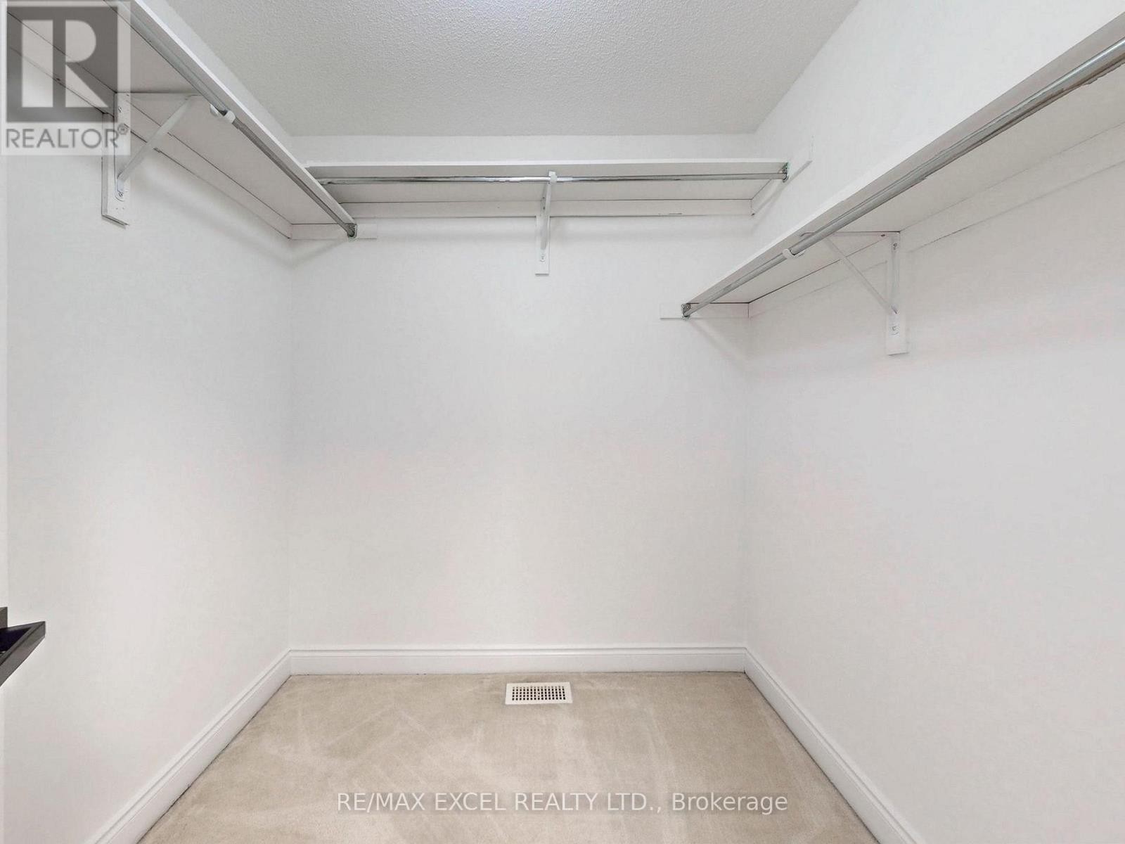 












93 PESHAWAR AVENUE

,
Markham (Village Green-South Unionville),




Ontario
L3R9V3


