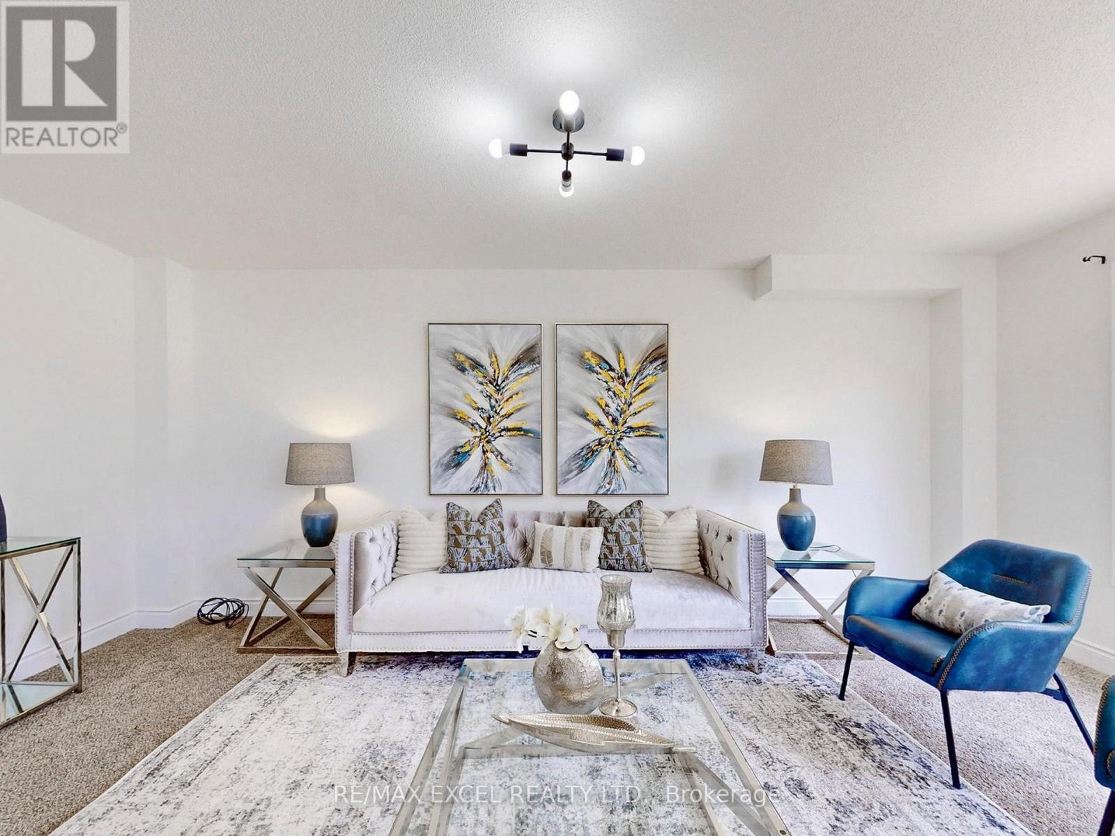 












93 PESHAWAR AVENUE

,
Markham (Village Green-South Unionville),




Ontario
L3R9V3


