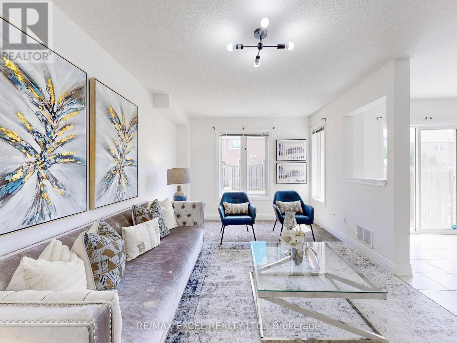 












93 PESHAWAR AVENUE

,
Markham (Village Green-South Unionville),




Ontario
L3R9V3

