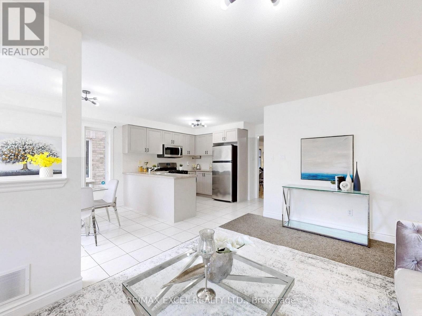 












93 PESHAWAR AVENUE

,
Markham (Village Green-South Unionville),




Ontario
L3R9V3

