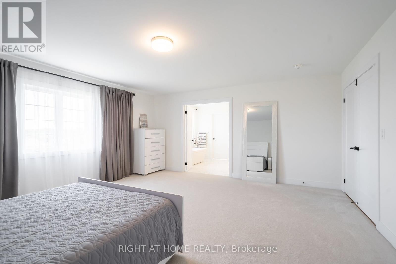 












1361 BLACKMORE STREET

,
Innisfil (Alcona),




Ontario
L9S0P3

