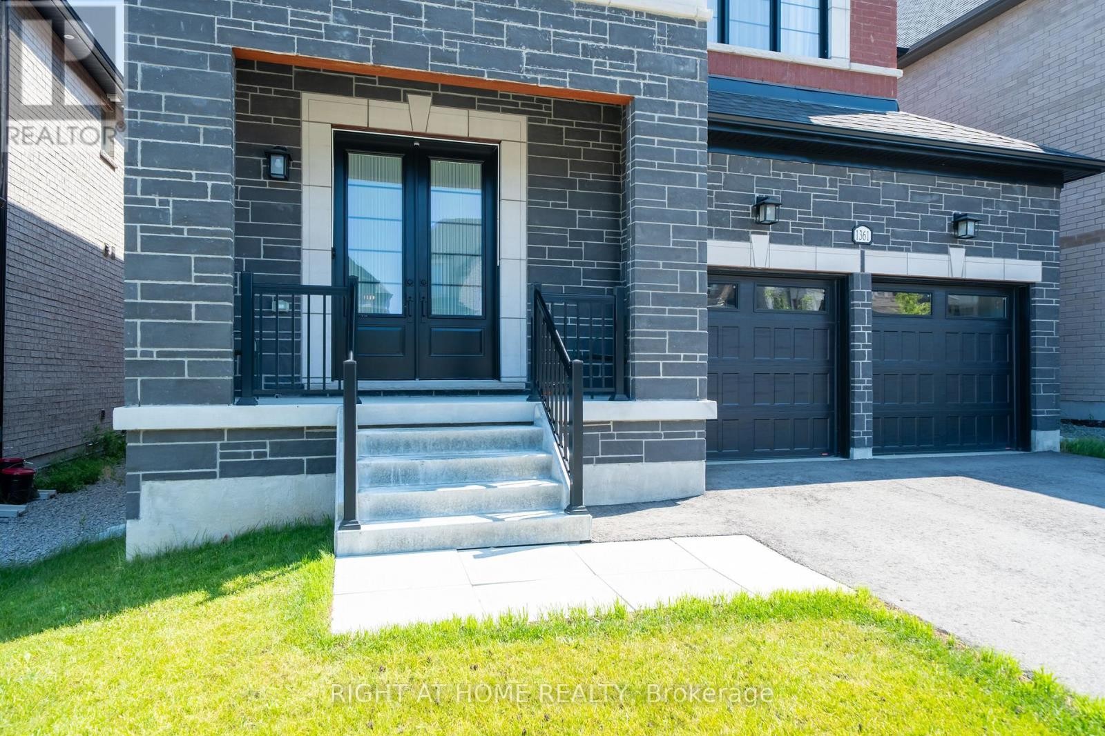 












1361 BLACKMORE STREET

,
Innisfil (Alcona),




Ontario
L9S0P3

