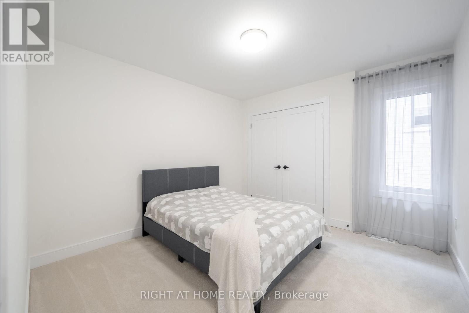 












1361 BLACKMORE STREET

,
Innisfil (Alcona),




Ontario
L9S0P3

