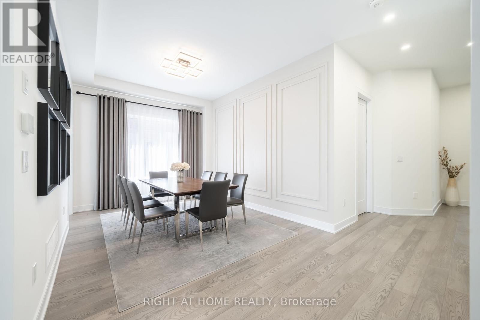 












1361 BLACKMORE STREET

,
Innisfil (Alcona),




Ontario
L9S0P3

