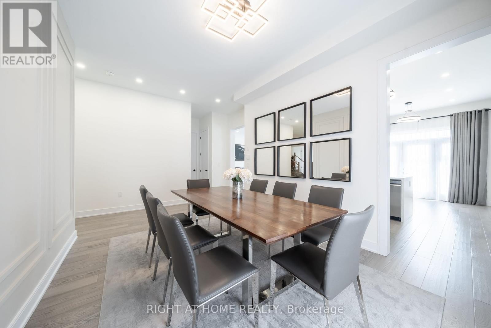 












1361 BLACKMORE STREET

,
Innisfil (Alcona),




Ontario
L9S0P3

