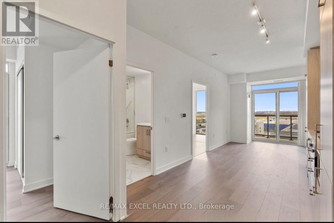 












820 - 60 HONEYCRISP CRESCENT

,
Vaughan (Vaughan Corporate Centre),




Ontario
L4K0N5

