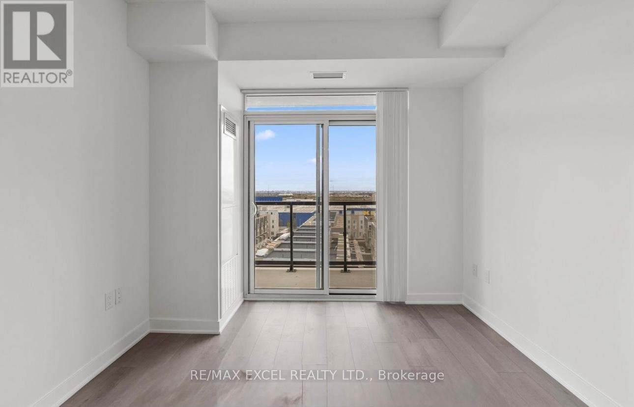 












820 - 60 HONEYCRISP CRESCENT

,
Vaughan (Vaughan Corporate Centre),




Ontario
L4K0N5

